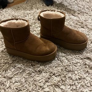 Mini Chestnut platform uggs